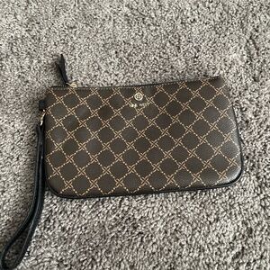 New Nine West Wristlet